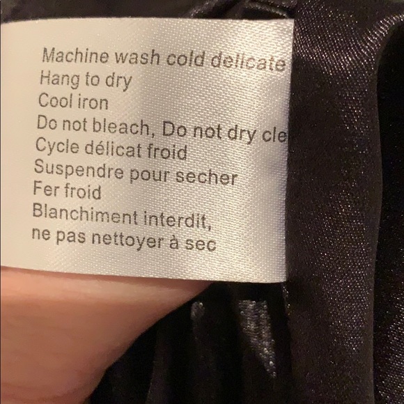 Silky feel  lined zebra print dress size 2 Danier - Picture 10 of 10